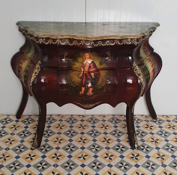 Antiguo mueble comoda con escenas pintadas a mano y relieves en bronce S.XIX - Imagen 4