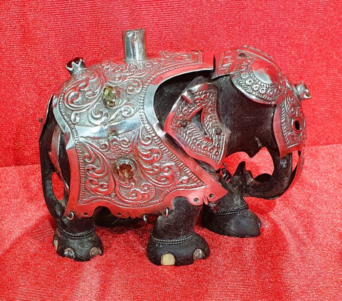 FIGURA ELEFANTE DE MADERA Y DECORACIONES EN PLATA - Imagen 4