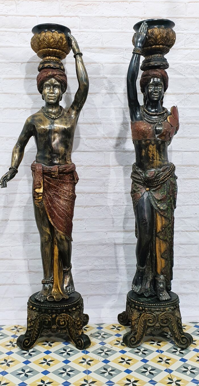 Pareja de venecianos en bronce