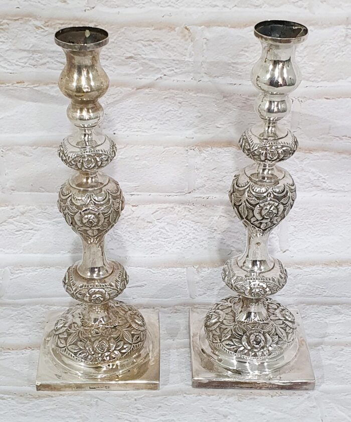 Pareja de candelabros de plata - Imagen 6