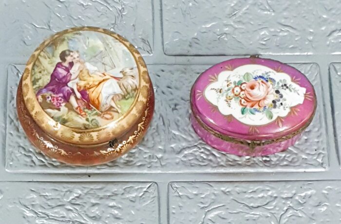 Pareja de joyeros en porcelana