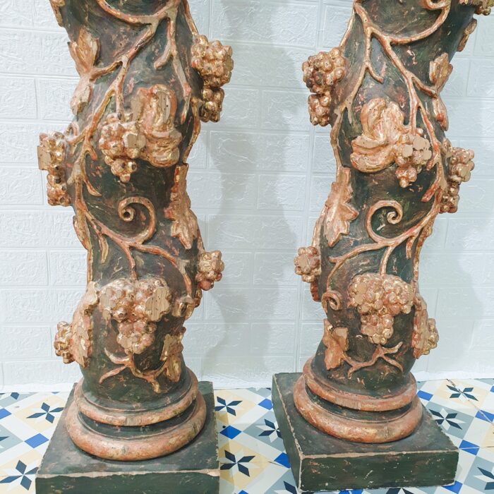 Pareja de columnas salomónicas - Imagen 12