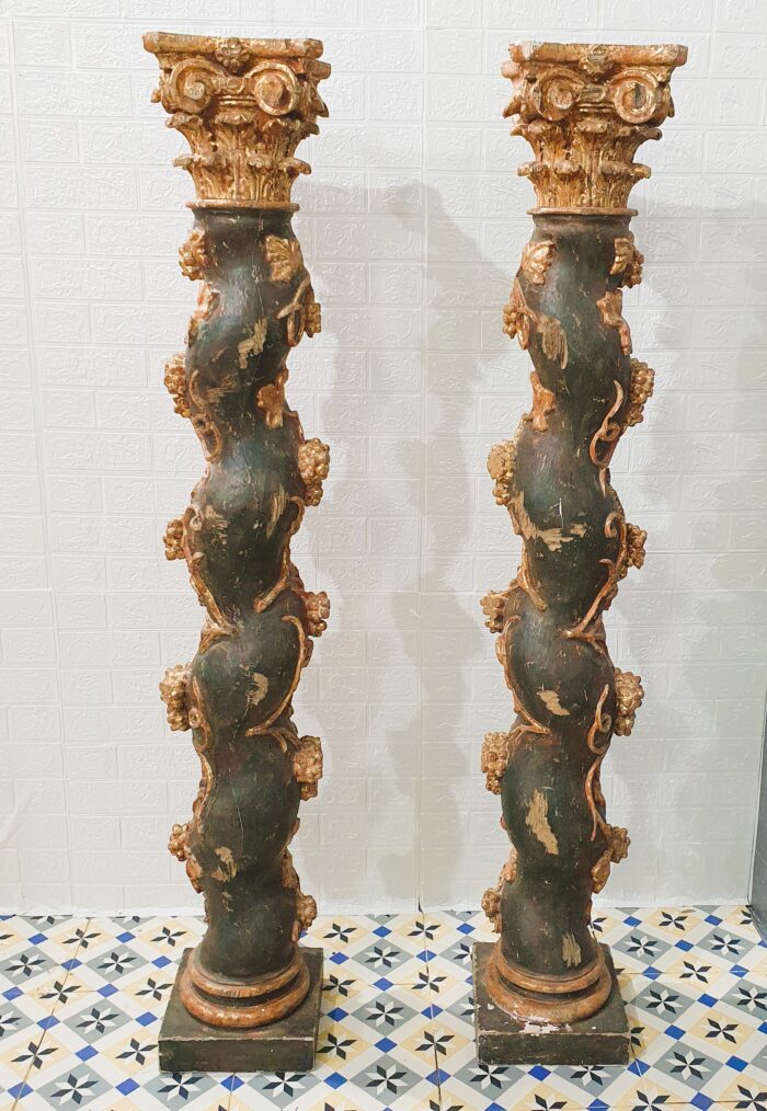 Pareja de columnas salomónicas - Imagen 9