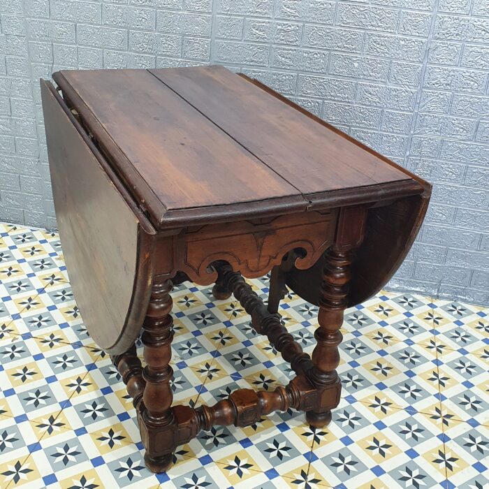 Mesa con alas abatible .XIX