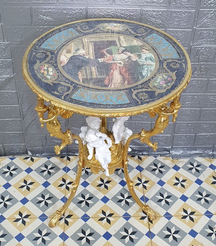 Mesa auxiliar en bronce y porcelana