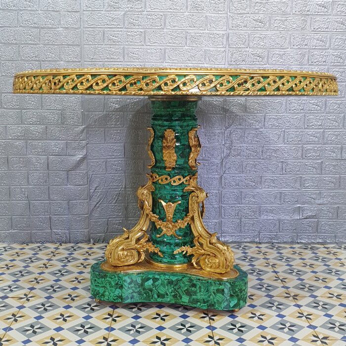 Mesa de estilo neoclásica - Imagen 4