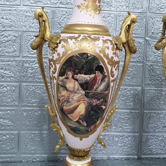 Conjunto jarrones y centro de mesa porcelana y bronce - Imagen 4