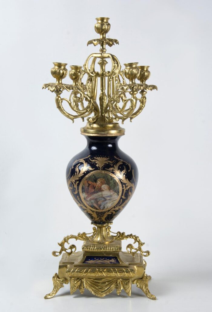 CONJUNTO GUARNICION EN PORCELANA Y BRONCE. - Imagen 3