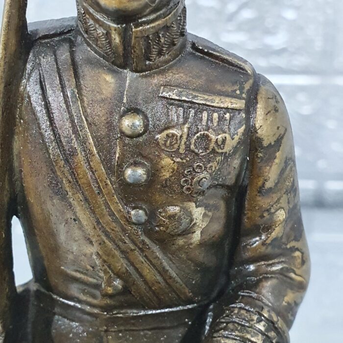 Figura de bronce sobre peana - Imagen 3