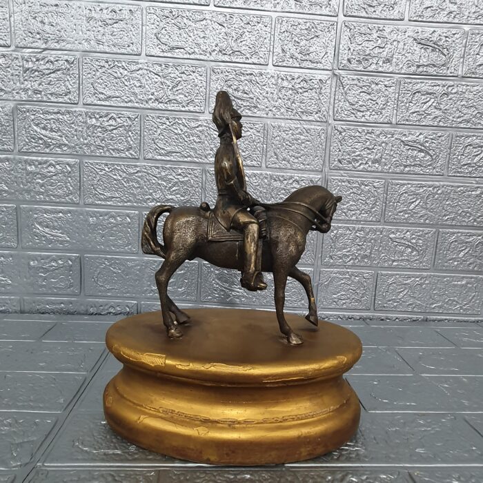Figura de bronce sobre peana - Imagen 2